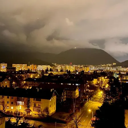 Casa Cu Carti *