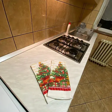 Casa Cu Carti Брашов